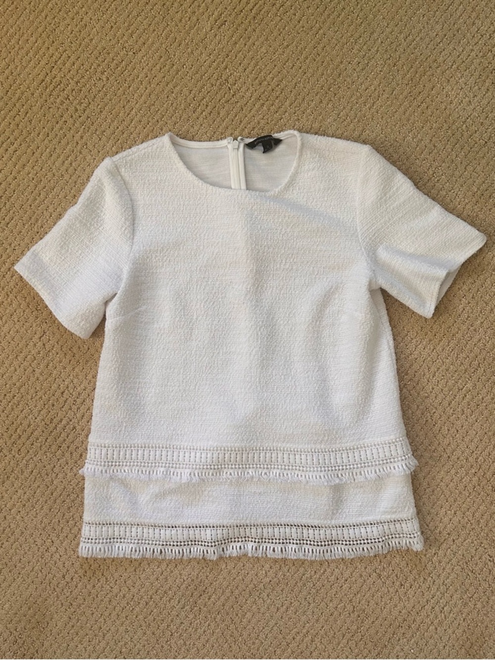 Banana Republic White Short-Sleeve Textured Top with Fringe Trim Small